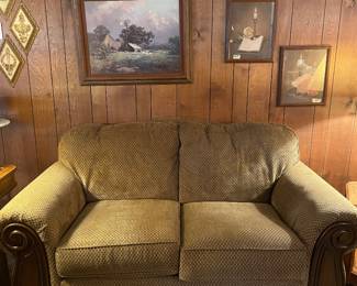 Lynnwood Amber Over Stuffed Love Seat/ Comfy