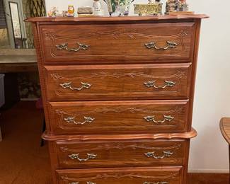 Broyhill Chest of Drawers