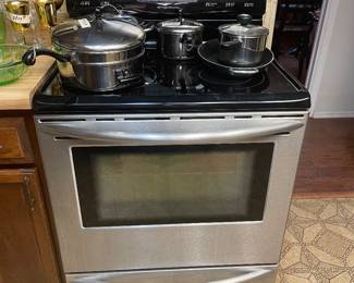 Frigidaire Electric Stove