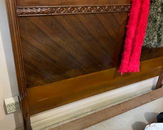 Art Deco Waterfall Full-Sized Bed (Headboard/footboard with Slats)