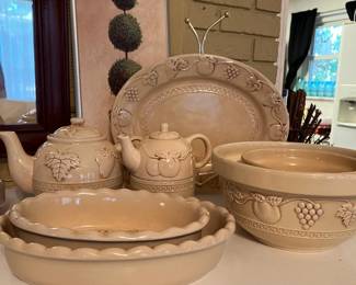 Bakeware/Serving/Mixing Bowl Set