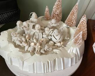 Snowbabies with Lighted Display