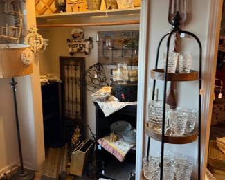 Lamps, decor and fostoria glassware
