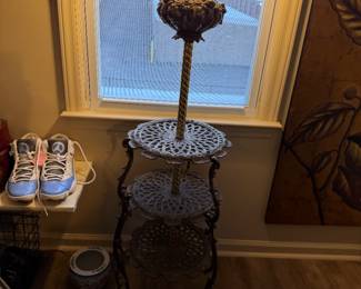 Brass 3-tier vintage lamp