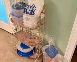 plasticware