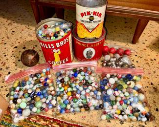Great collection of vintage marbles