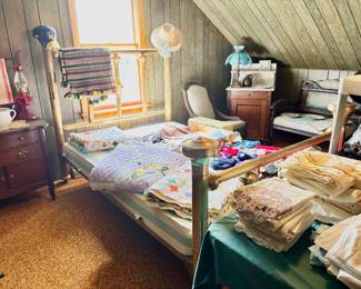 Antique brass bed (full size)