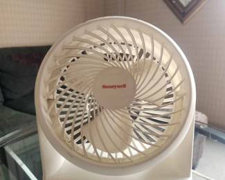 23  Honeywell personal fan