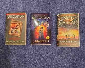 8  Neil Gaiman Paperback Book Lot  Stardust, Anansi Boys, Smoke and Mirrors