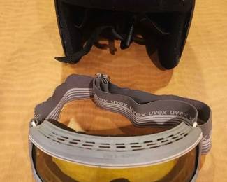 127  Boeri Ski Helmet and Uvex Goggles