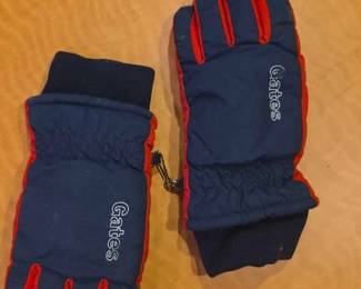 125  Gates Winter Gloves Size M