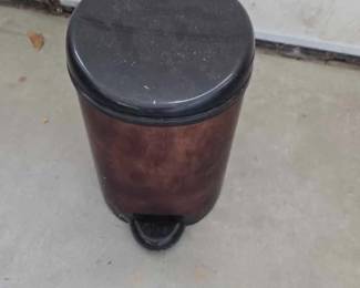 39  Round Copper Step Trash Can