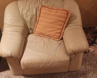 38  Cream Leather Sofa  Armchair Set