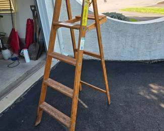 3  5Step Wooden Step Ladder