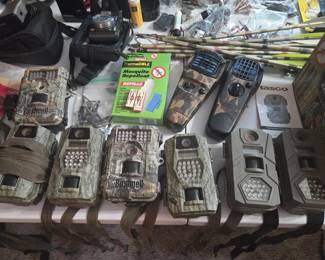 Trail Cameras 