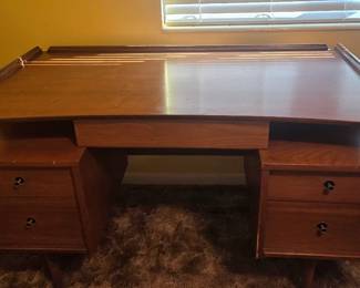 MCM Desk