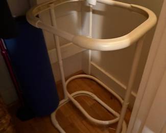 Container for dirty clothees