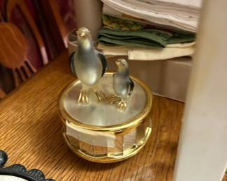 Small box with birds