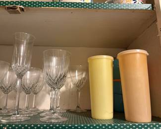 More glasses & Tupperware with lids
