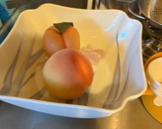 Nice square bowl with faux peaches