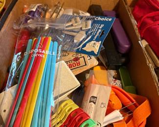 Straws in bags & miscellaneous other kitchen items
