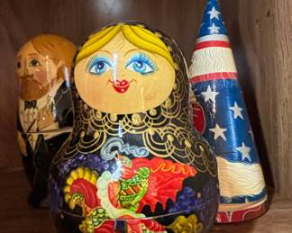 Vintage Hand-Painted Russian Matryoshka Nesting Doll Set with Folk Art Motif
