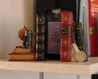 Vintage Literary-Themed Bookends with Globe and Magnifying Glass