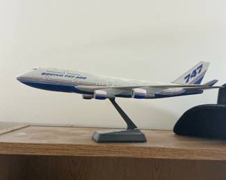 Boeing 747-400 House Colors Diecast Model 1:200 Scale