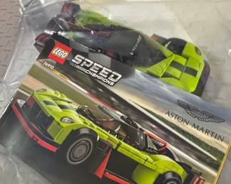 LEGO Speed Champions Aston Martin Valkyrie AMR Pro & Vantage GT3 (76910)