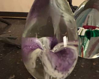 Studio Art Glass Egg Paperweight, Purple and White Floral Motif