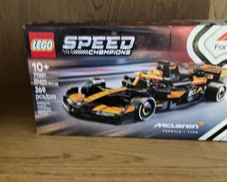 LEGO Speed Champions McLaren Formula 1 Team MCL38 (77251) and Cherry Blossoms (40725)