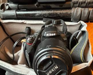 Nikon D40 DSLR Camera Kit with HB-34 Lens Hood
