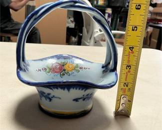 Vestal Alcobaça Hand-Painted Floral Pottery Basket (6/6)