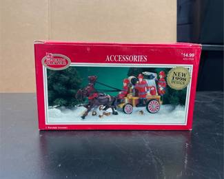 Dickens Collectables Horse-Drawn Fire Engine with Box (3/3)