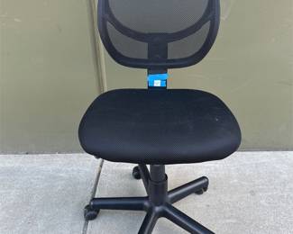 Black Mesh Armless Swivel Task Office Chair (2/2)
