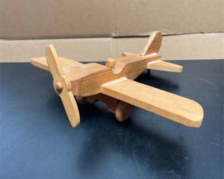 Wooden Toy Airplane with Propeller and Pilot (2/4)