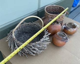 Decorative Gourd Vessels and Woven Baskets (5/5)