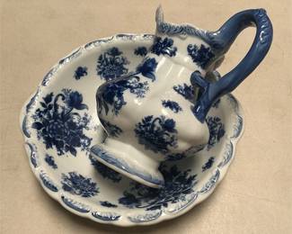 Cracker Barrel Blue and White Pitcher and Basin Set (4/5)