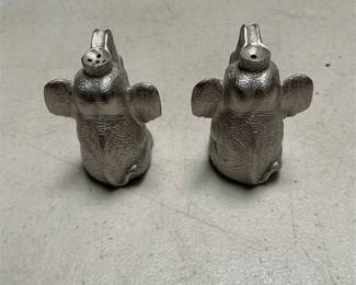 Pewter Baby Elephant Salt and Pepper Shakers (4/5)