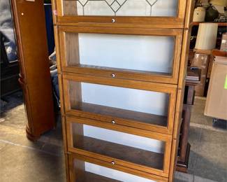 Oak Barrister Bookcase with Leaded Glass (2/5)