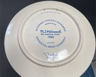 Goebel M.J. Hummel 1980 School Girl Annual Plate (4/4)
