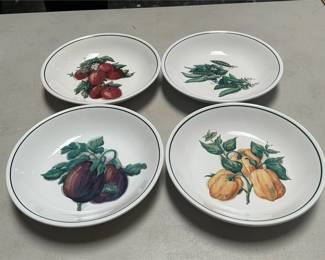 Williams-Sonoma Harvest Vegetable Pasta Bowls (2/5)