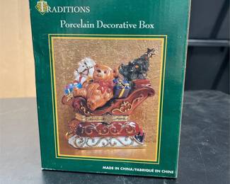Traditions Porcelain Christmas Sleigh Keepsake Box (4/4)