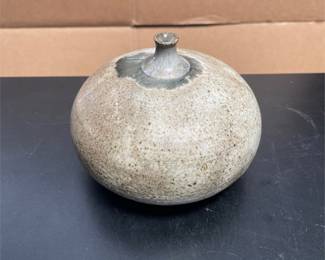 Speckled Glaze Studio Pottery Bud Vase (2/4)
