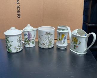 Portmeirion Botanic Garden Canisters, Coffee Pot & Plates (5/6)