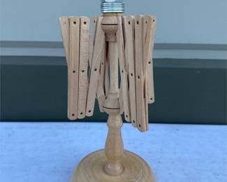 Wooden Tabletop Umbrella Yarn Swift (2/2)
