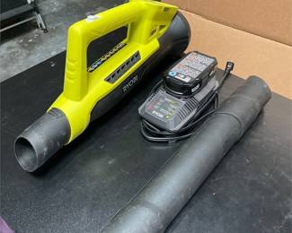 Ryobi 40V Cordless Leaf Blower (2/5)