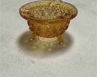 L. E. Smith Daisy and Button Amber Glass Ashtray (2/5)