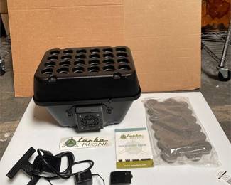 TurboKlone T24 Aeroponic Cloning System (2/4)