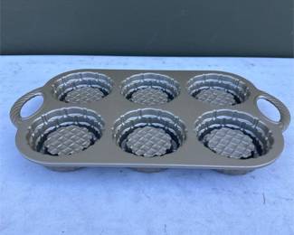 Nordic Ware Shortcake Baskets Baking Pan (2/2)